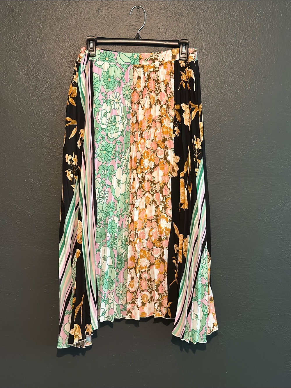En Crème Floral Patchwork Pleated Midi Skirt
